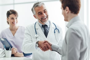 Como fidelizar pacientes antes, durante e após a consulta