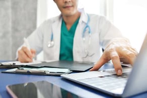 Receita Saúde: o que é e o que muda para emitir recibo médico?