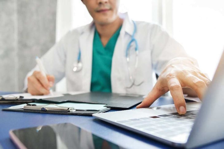 especialista-portatil-gestion-doctoralia-Jul-11-2024-11-22-23-1264-AM